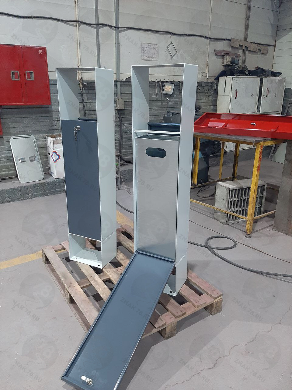 Контейнер для собачьей площадки Контейнер для собачьей площадки